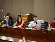 甘冈力克对手，领导地位稳固